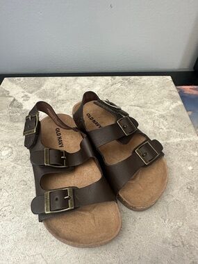 Old Navy Kids Dark Brown Triple Buckle Sandals Boys or girls size 8